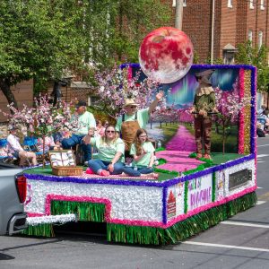 The Cives Mid-Atlantic Division Apple Blossom Festival Float